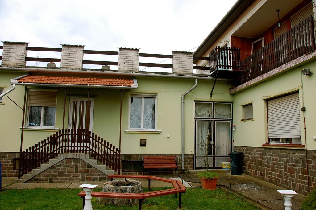 Kovacs Vendeghaz Apartment Matraderecske Ngoại thất bức ảnh